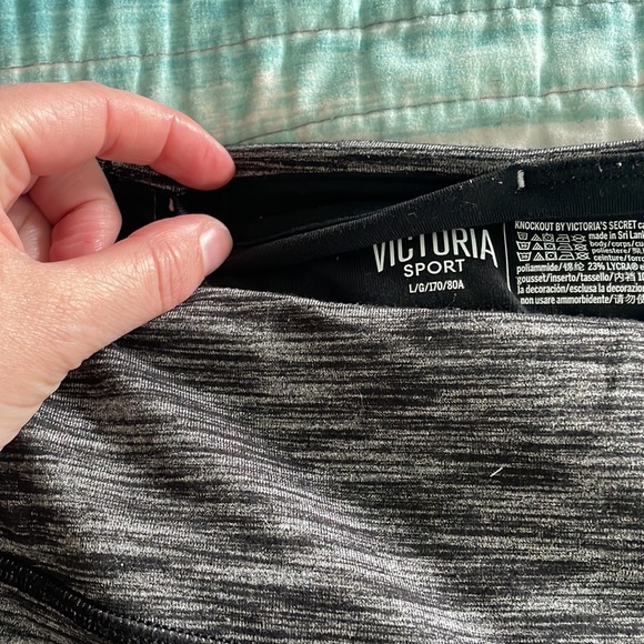 Knockout by Victoria Secret workout Capri leggings size Large - Picture 3 of 5